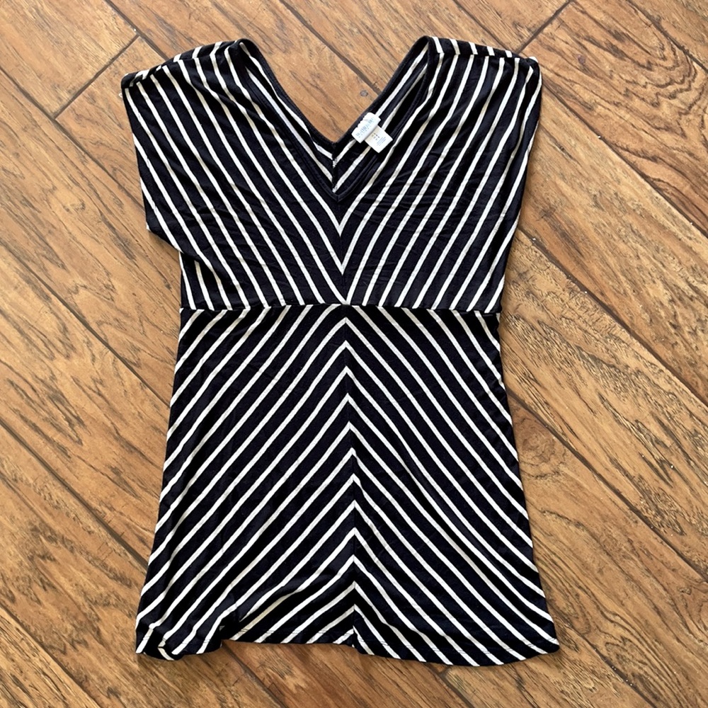 Motherhood Maternity V-neck top